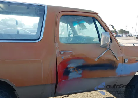 1982 Dodge Ramcharger Aw-100 z USA, uszkodzony, nr VIN 1B4GW12R5CS265968